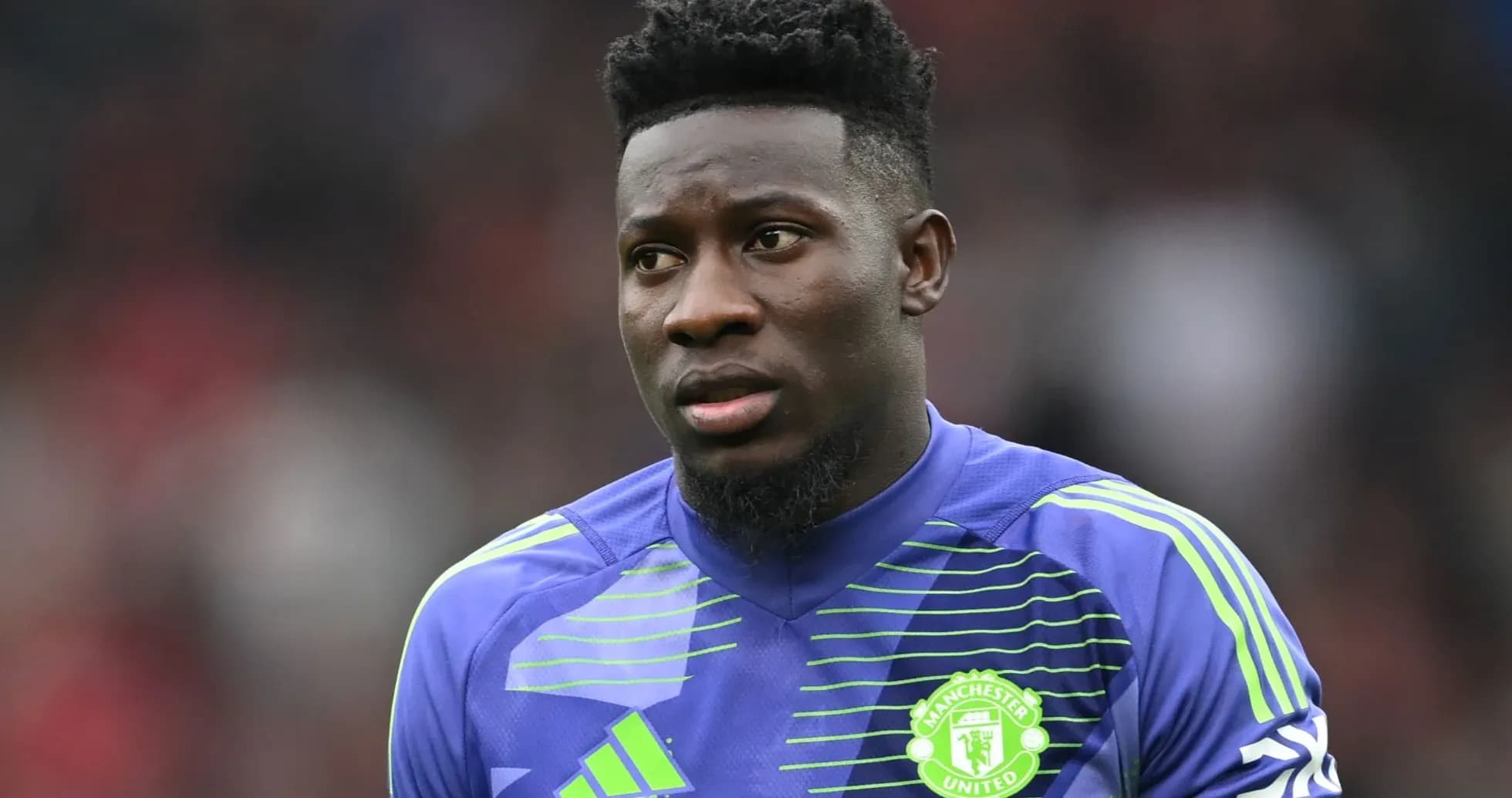 Portero de Manchester United en uniforme de entrenamiento