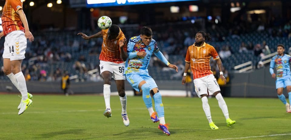 El Paso Locomotive en acción durante el partido