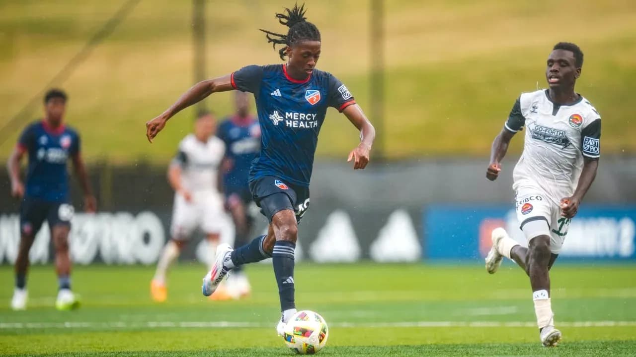 Jugador de FC Cincinnati II en acción