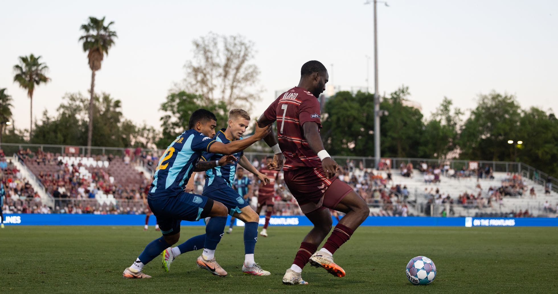 Jugador de Sacramento Republic en acción