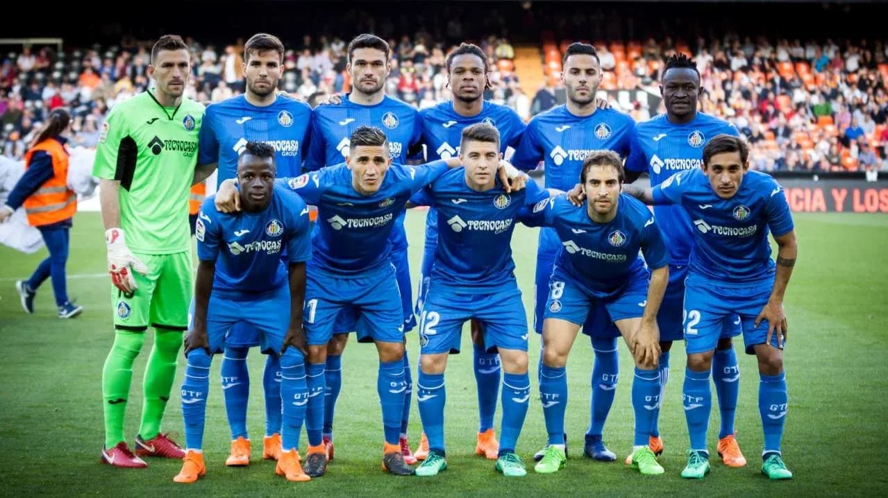 Plantilla de Getafe en el estadio