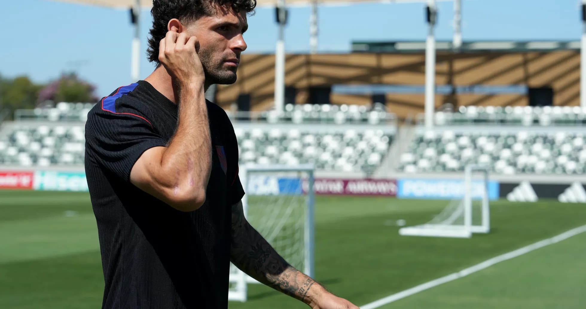 Jugador entrenando antes del partido contra Paraguay