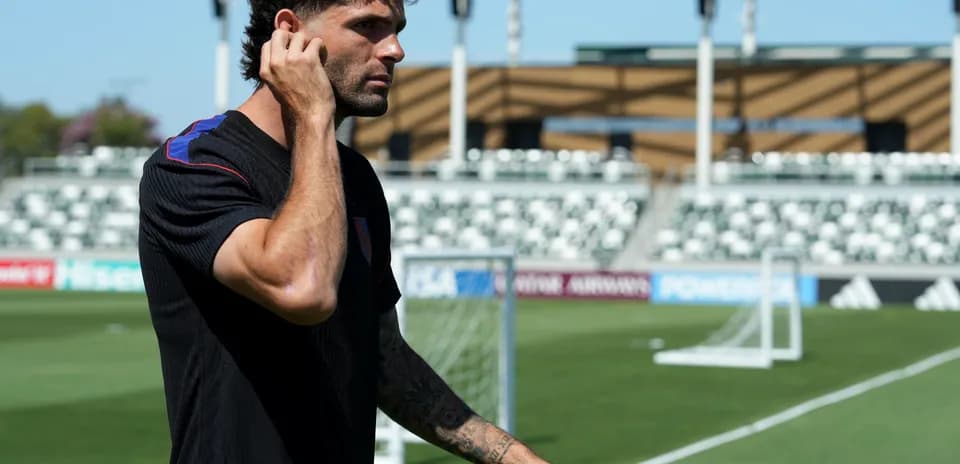 Jugador entrenando antes del partido contra Paraguay