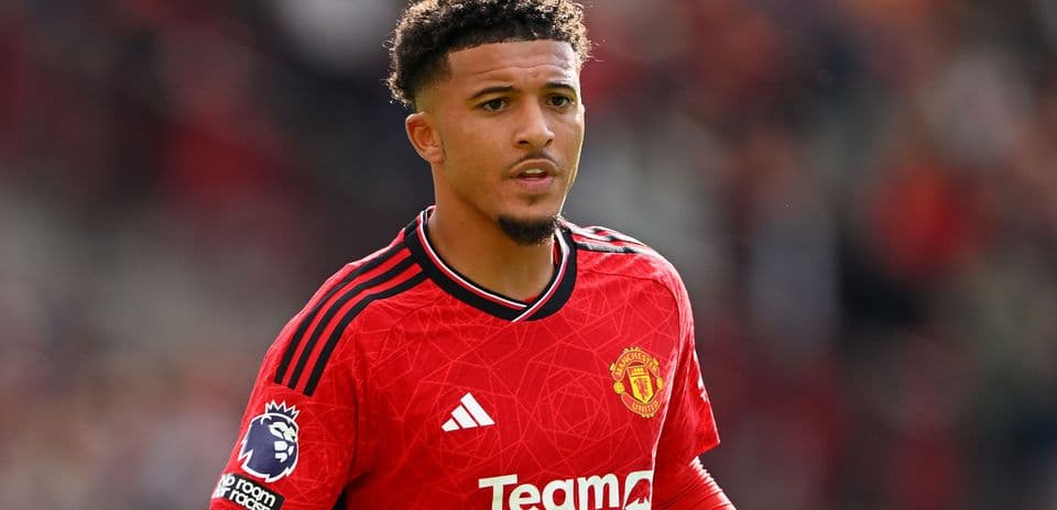 Jugador de Manchester United en camiseta roja