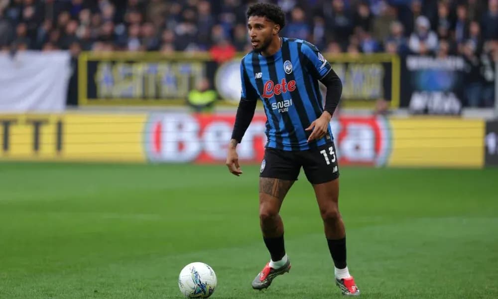 Jugador de Atalanta en acción durante el partido