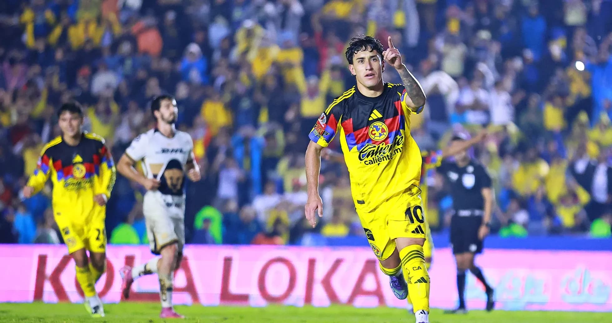 Jugador de Club América celebrando un gol