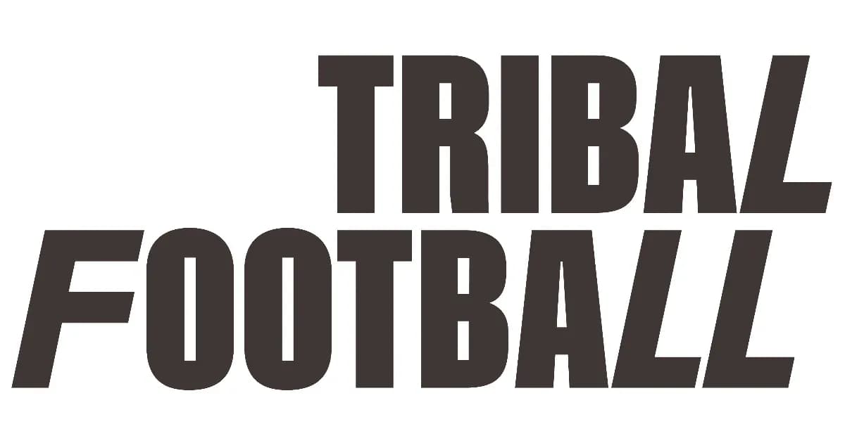 Logotipo de Tribal Football en texto destacado