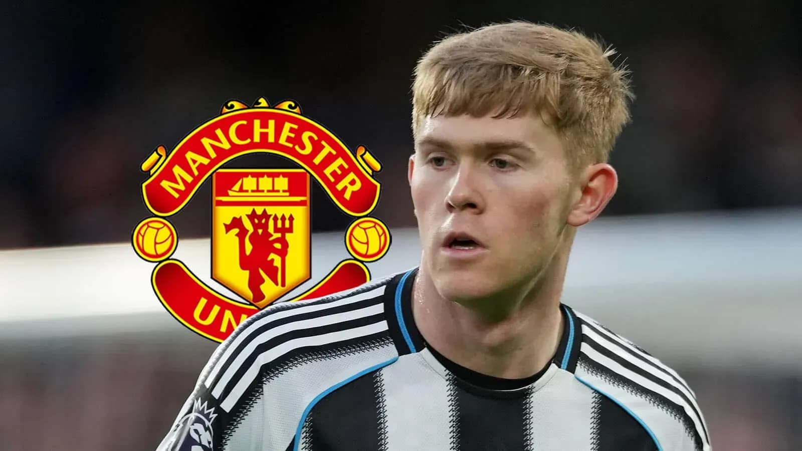 Jugador de Newcastle United con logo de Manchester United