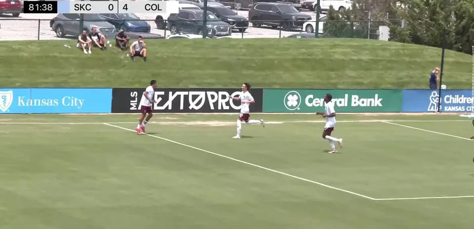 Jugadores del Colorado Rapids II celebrando un gol