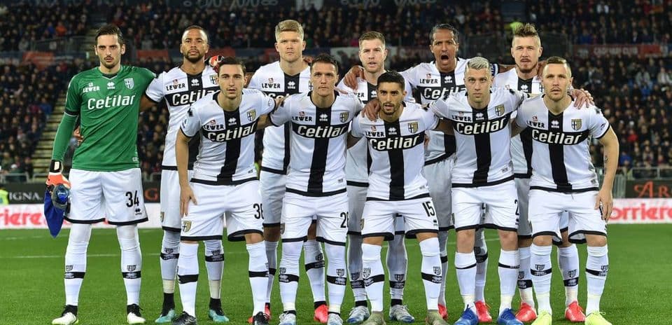 Equipo de Parma posando para la foto
