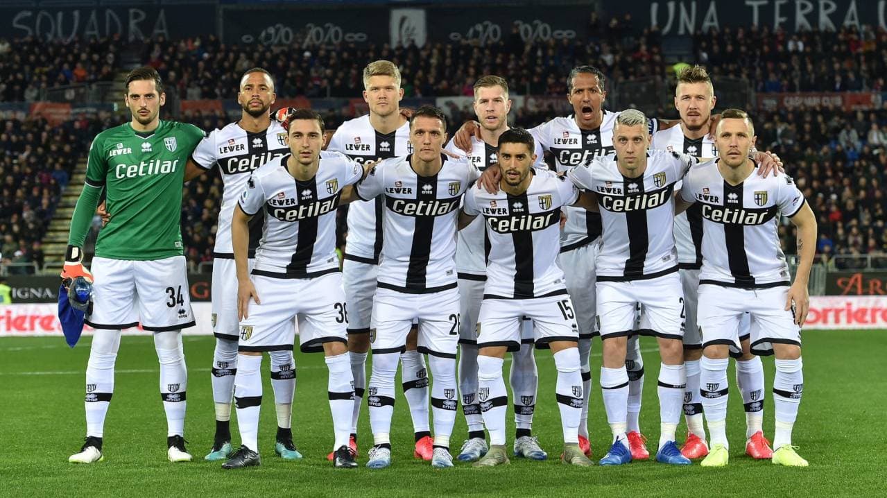 Equipo de Parma posando para la foto
