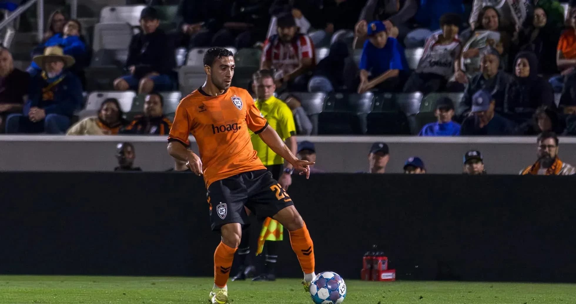 Jugador de Orange County SC en acción Jugador de Orange County SC en acción