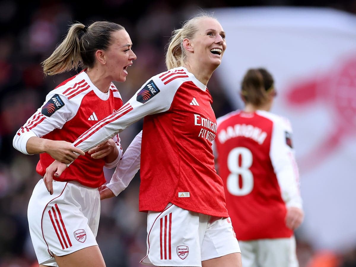 Jugadoras de Arsenal celebrando un gol Jugadoras de Arsenal celebrando un gol