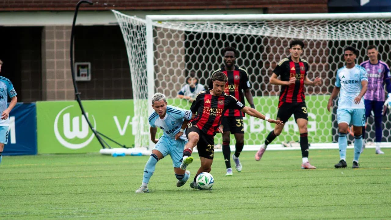 Jugadores de Atlanta United II y Chattanooga en acción Jugadores de Atlanta United II y Chattanooga en acción