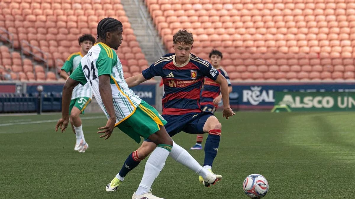 Jugador de Real Monarchs interviniendo en el partido Jugador de Real Monarchs interviniendo en el partido