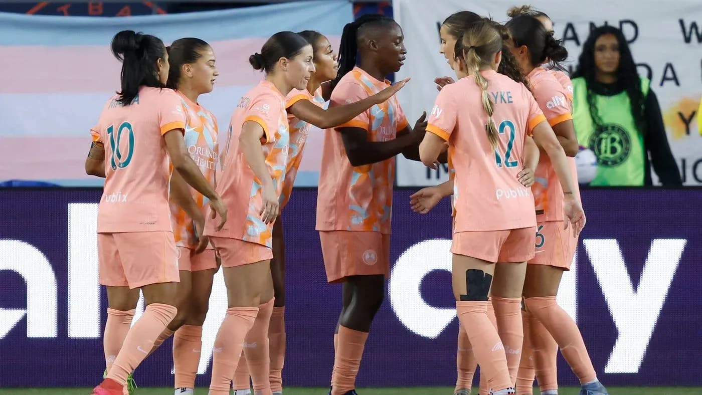 Jugadoras de Orlando Pride celebrando un gol Jugadoras de Orlando Pride celebrando un gol